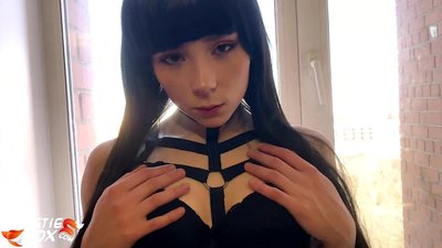 Hot Brunette Sucks pwofondman ak sansibl foutu pou lajan